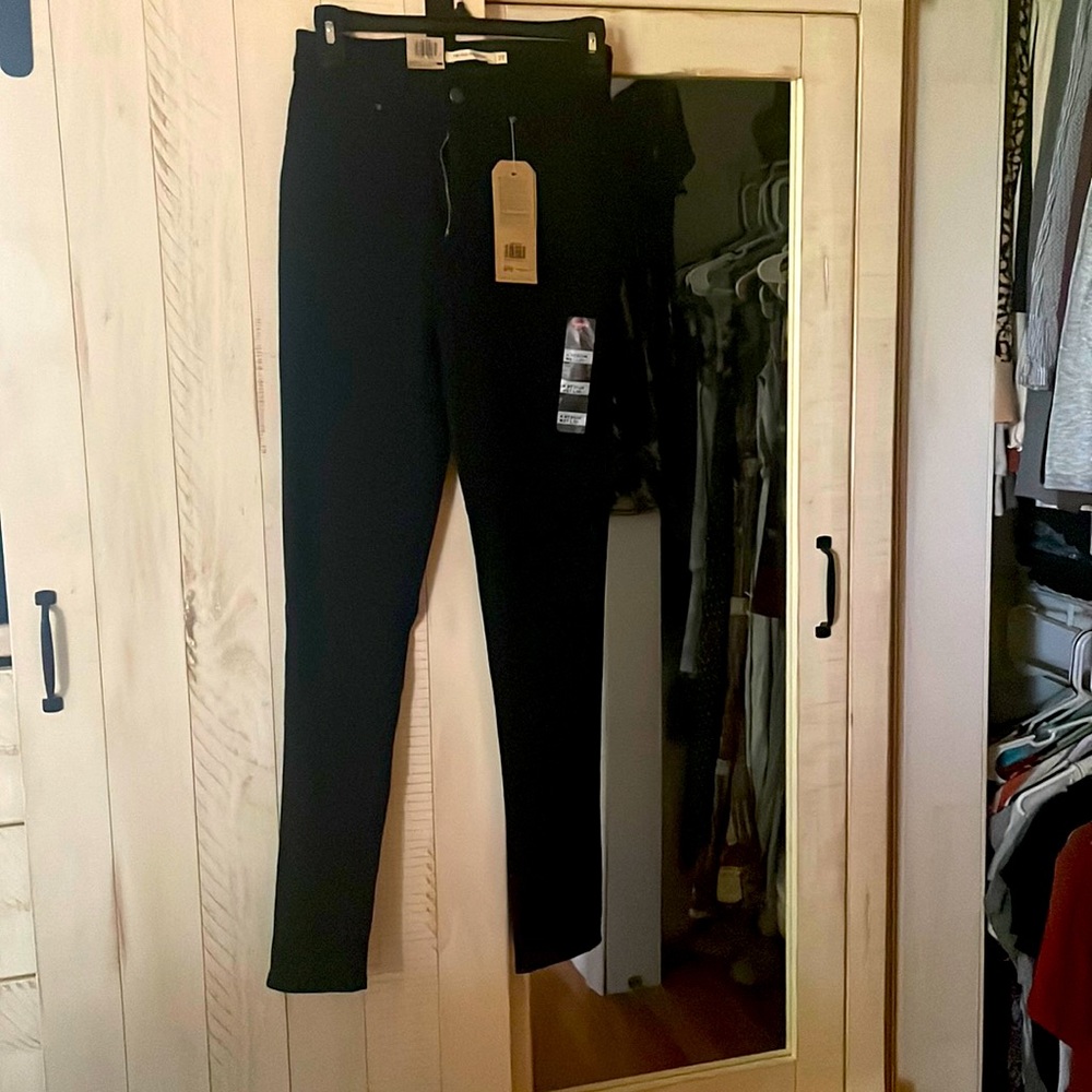 Levi’s 721 high-rise skinny jeans